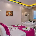 Villa Uezuemlue 1 Bedroom Secluded With Private Pool Hot Tub