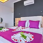 Villa Uezuemlue 1 Bedroom Secluded With Private Pool Hot Tub