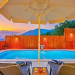 Uezuemlue 1 Bedroom Secluded With Private Pool Hot Tub Vilă Kalkan