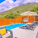 Uezuemlue 1 Bedroom Secluded With Private Pool Hot Tub Kalkan