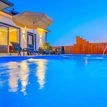 Uezuemlue 1 Bedroom Secluded With Private Pool Hot Tub *