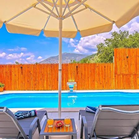 Uezuemlue 1 Bedroom Secluded With Private Pool Hot Tub Vila