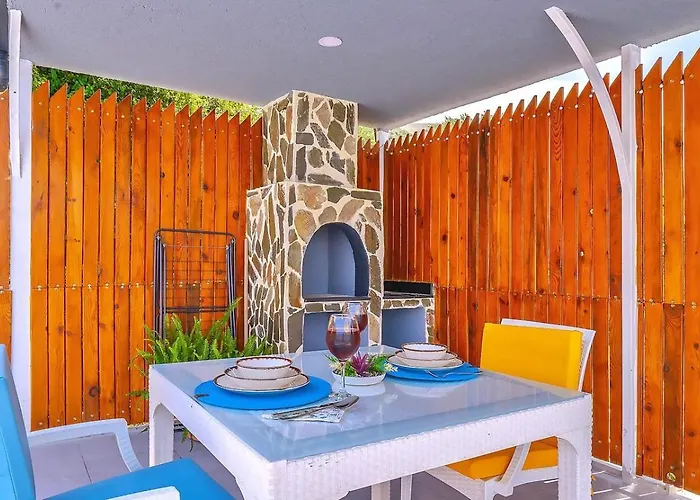 Uezuemlue 1 Bedroom Secluded With Private Pool Hot Tub *