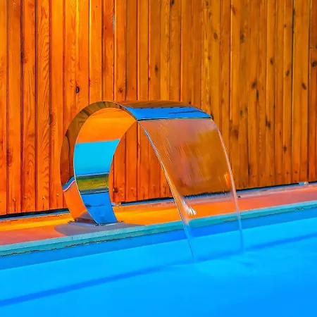 Uezuemlue 1 Bedroom Secluded With Private Pool Hot Tub