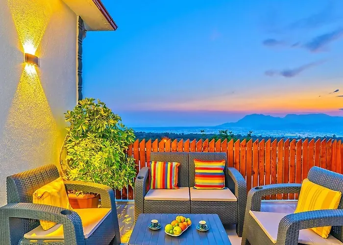 Uezuemlue 1 Bedroom Secluded With Private Pool Hot Tub ヴィラ